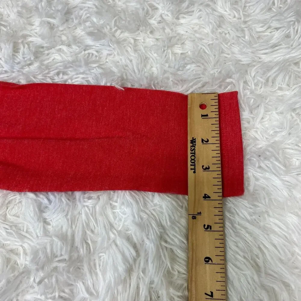 Cat & Jack Long Sleeve Christmas‎ Crew T-Shirt for Kids Size Small NEW -Red